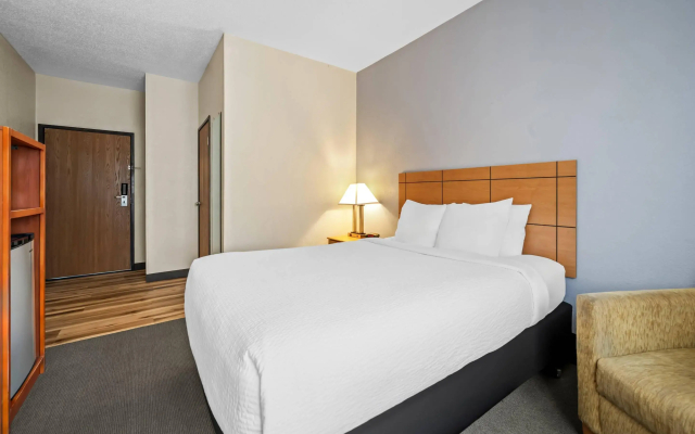 Quality Inn Dubuque on Hwy 20
