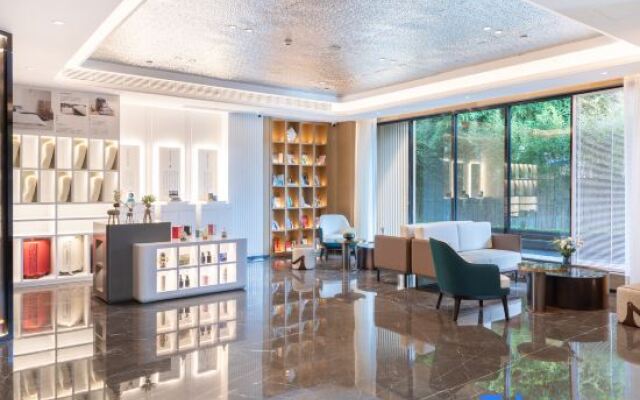 Zhuhai High-tech Zone University Town Government Affairs Center Atour Hotel