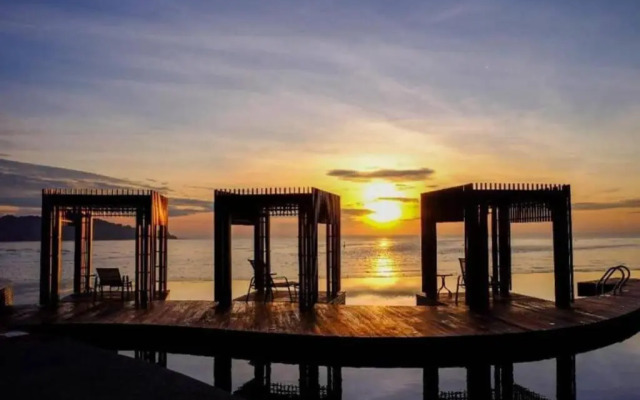 AISI3 Studio Seaview at Tanjung Lumpur