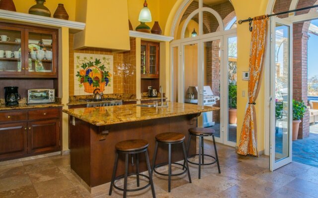 Ocean View 4BR Villa Steps From Cabo: Villa Haydee