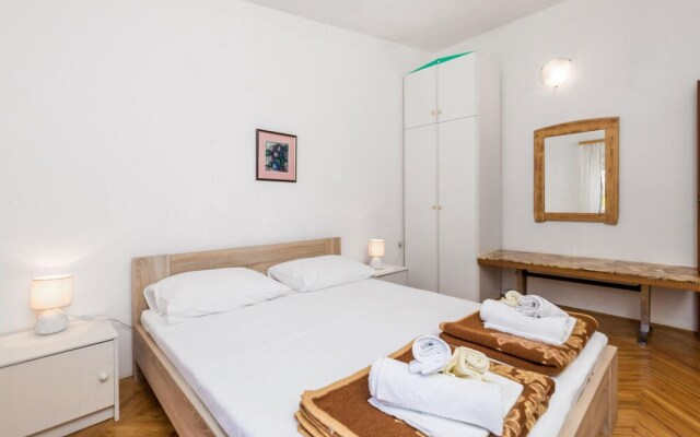 Awesome Apartment in Pag With Wifi and 2 Bedrooms