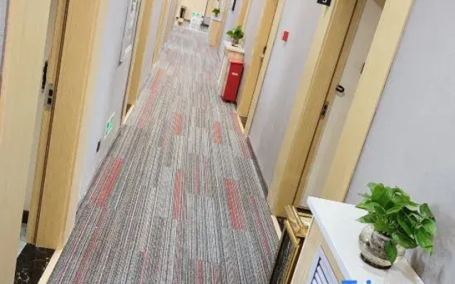 Shangkeyou Hotel (Lanzhou Donggang Century Xincun)