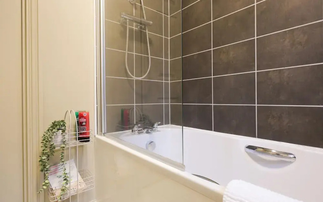 Stylish Flat With Sofa Bed in Malmesbury