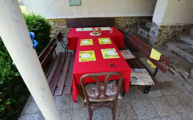 Lovely Apartment in Svinarov Czech Republic near Forest