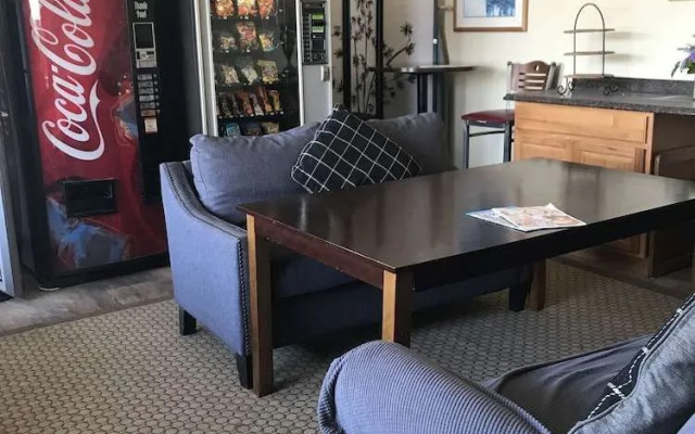 Hooligans Fishing Lodge