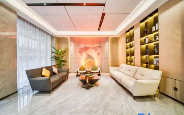 Three Cats Hotel (Guangsha Construction College)