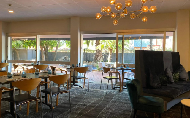 Mercure Albury