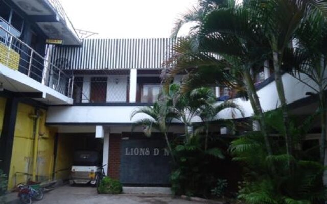 Hotel Lions Den & Lions D Restaurant