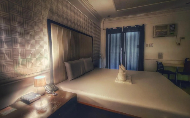 S&M Hotel