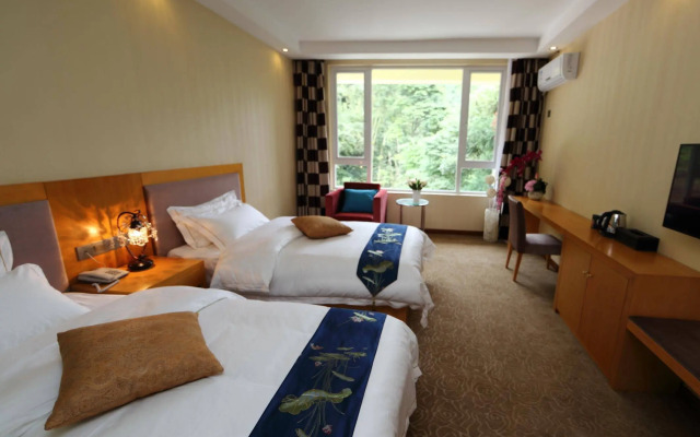 Panshan Tingquan Tuwo Holiday Resort