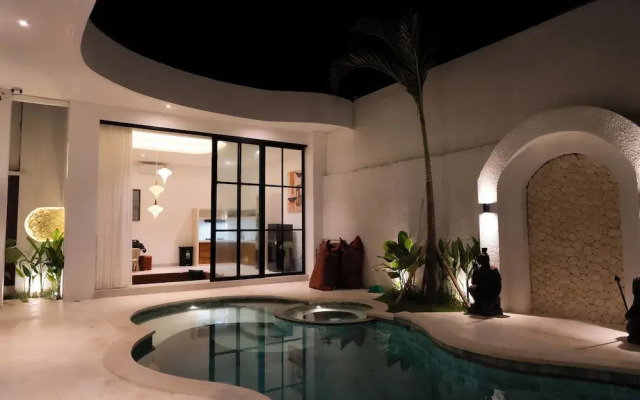 Tropical 2BR Private Villa, 6min Pererenan Beach