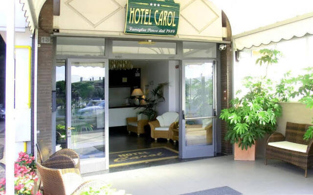 Hotel Carol