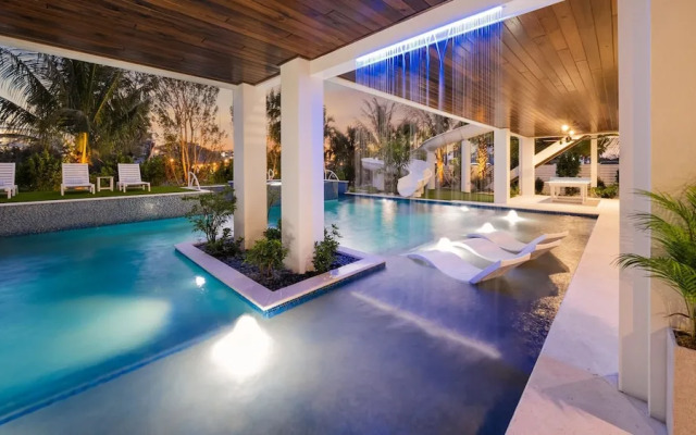 Deep Blue Sea in Sarasota