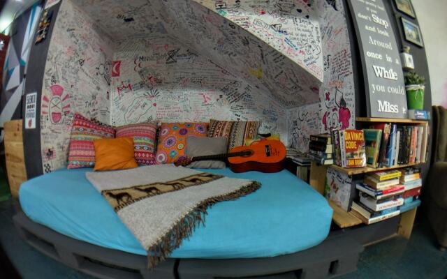 X Hostel Alicante