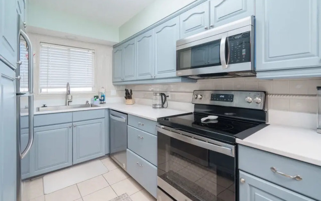 Sea La Vie Oceanfront Condo With Balcony