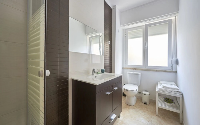 Belém Light Filled Apartment, By TimeCooler