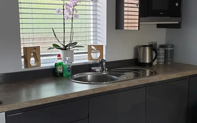 Springfield House Serviced Accommodation by Saffatel
