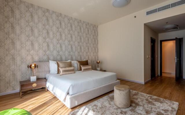 Luxury 2Bed / Upgraded / Heart of Dubai Marina