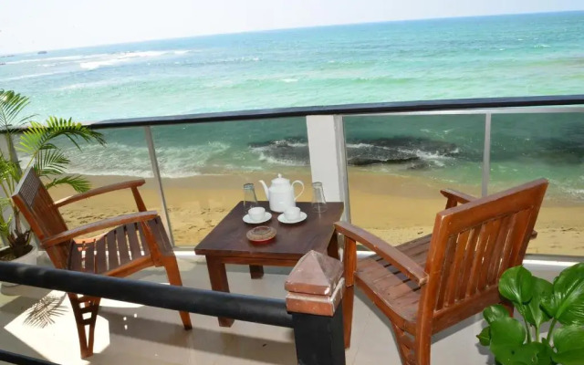 Happy Tuna Beach Hostel