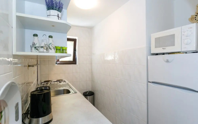 Lovely Apartment With Terrace & Garden Grill