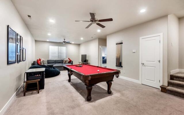 Hidden Treasure #15 6 Bedroom Home