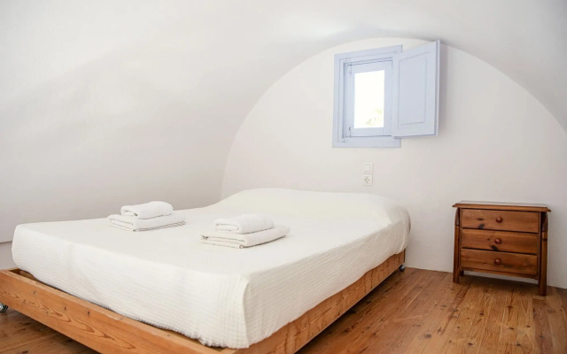 Pelagos Hotel-Oia