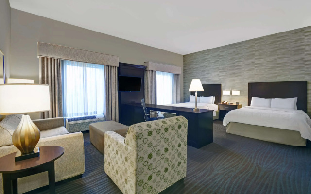 Hampton Inn & Suites Robbinsville