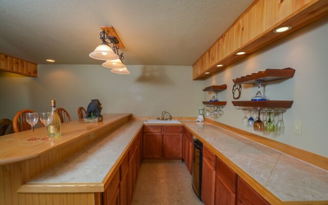 Bear Paws 2 Bedroom House