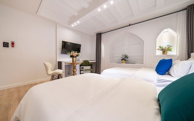 Seocho Toad Hotel