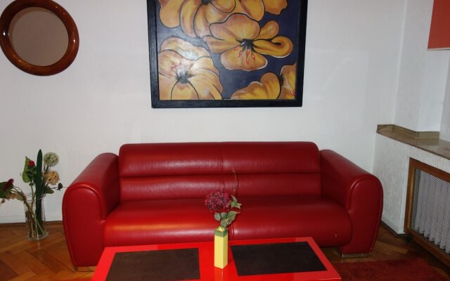 Tolstov-Hotels Large 3,5 Room Apartment