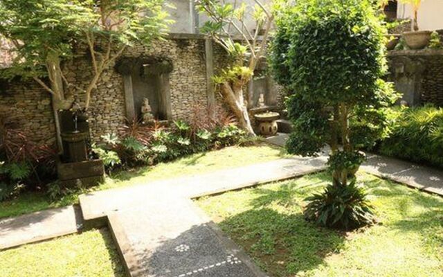 Nida Rooms Monkey Forest Temple Complex