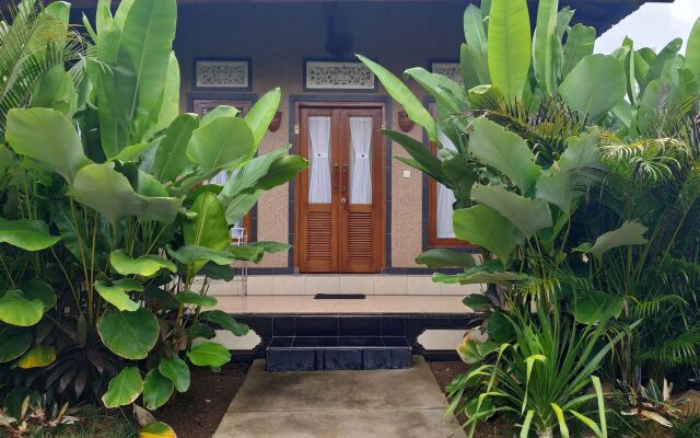 Eliska Sari Bungalows