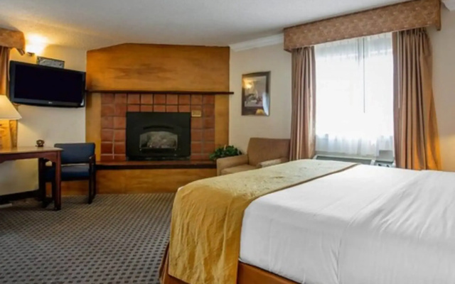 Arbor Inn Monterey
