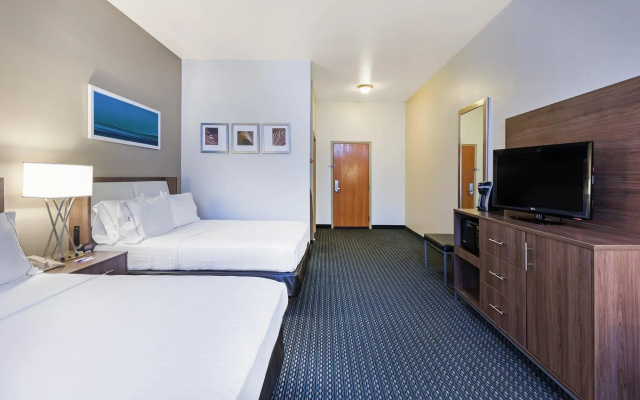 Holiday Inn & Suites Pharr