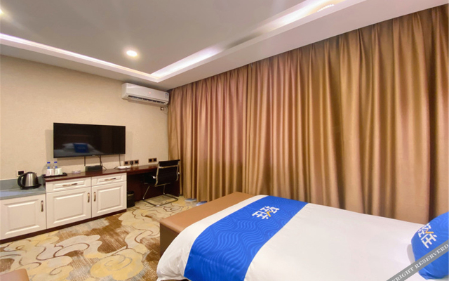 qingzhu Jinyue Hotel (Kuangshan Automobile Great World, Shanghai, Jinan)