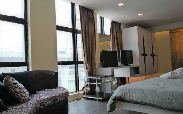 Summer Oscar Boutique Hotel