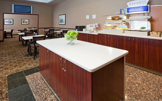 Holiday Inn Express Hotel & Suites Downtown Minneapolis by IHG