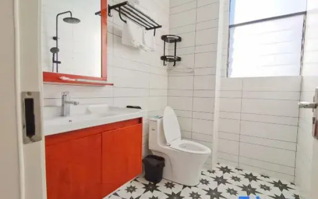 Lingshui Qianhai Qianxun Travel Rent