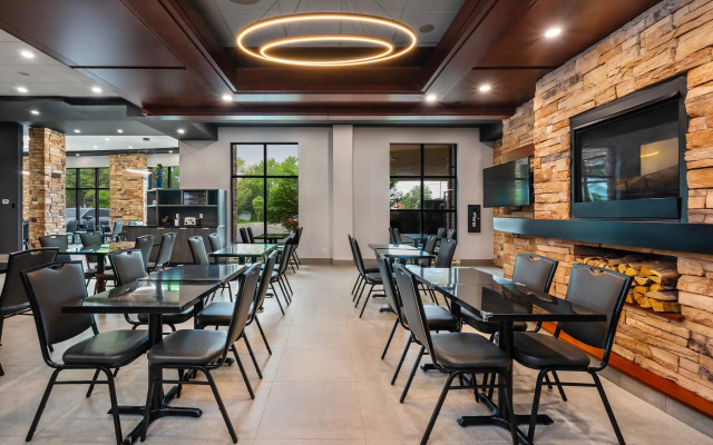 Quality Inn & Suites Levis