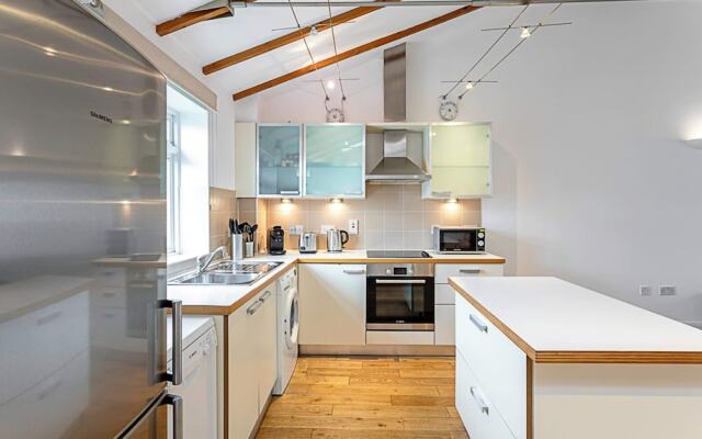 Light and Airy Upside Down House in Boho Hackney