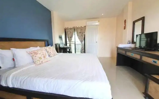 At Samutsakorn Condo