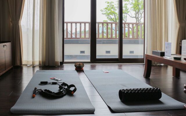 Banyan Tree Huangshan