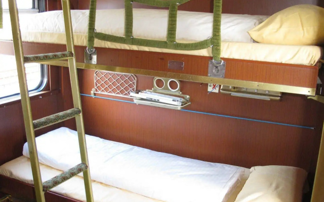 Train Lodge Amsterdam - Hostel