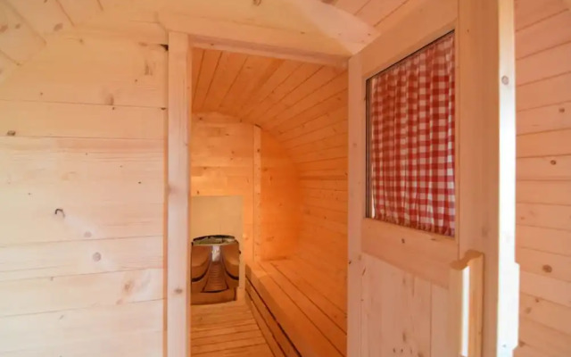 Charming Chalet in Waimes With Sauna and Jacuzzi