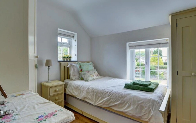 Comfortable Holiday Home in Croyde with Hot Tub