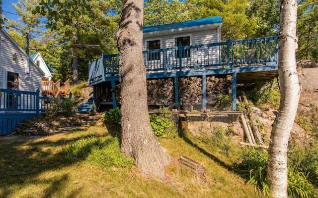 Magic on Little Go Home~3 bedroom cottage + guest cabin on 980 ft shore!