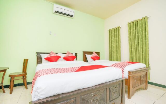 Penginapan Anggrek Syariah 1 by OYO Rooms