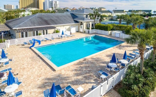 Shoreline Towers 1052 2 Bedroom Condo by RedAwning