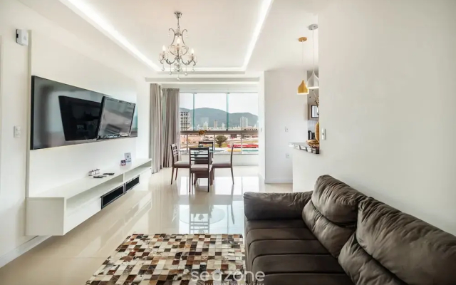 2BR Apt With BBQ in Meia Praia Mlo0601