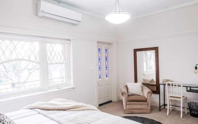 Elwood Beach Calming Tones - Rejuvenate Stays